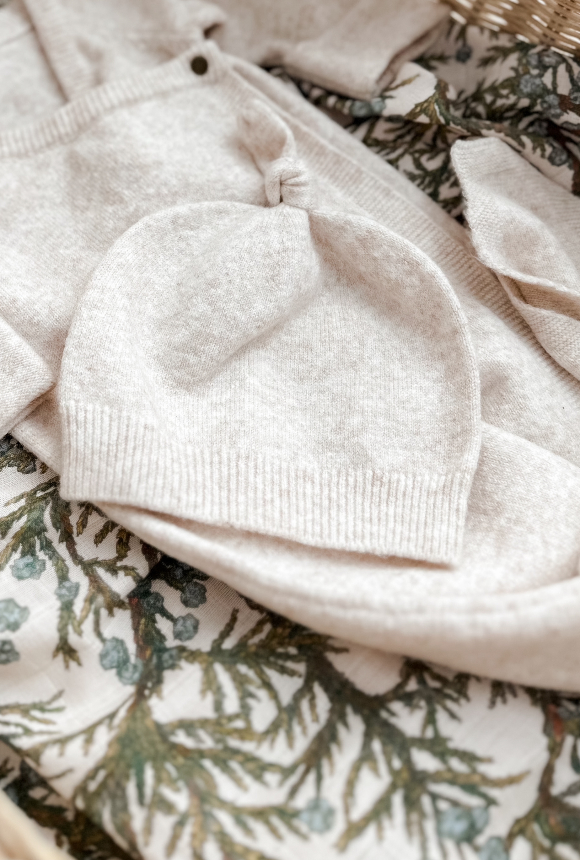 Heirloom Knitted Topknot Hat - Beige Marle