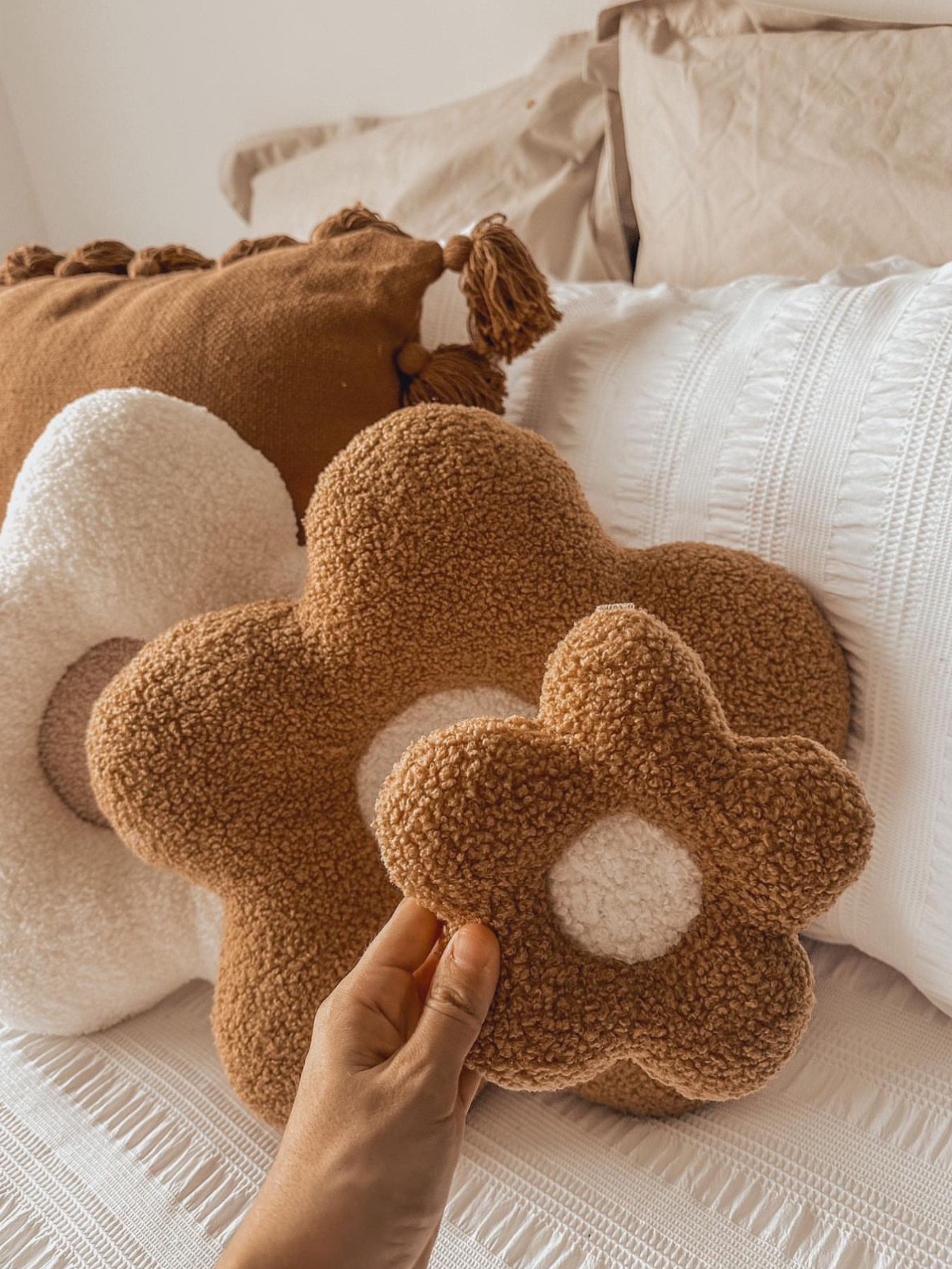 Daisy Cushion